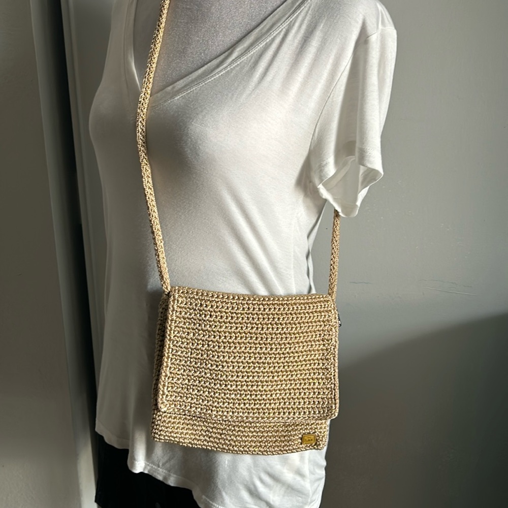 The Sak Minimalist Tan and Gold Metalic Woven Boho Crossbody Bag Purse